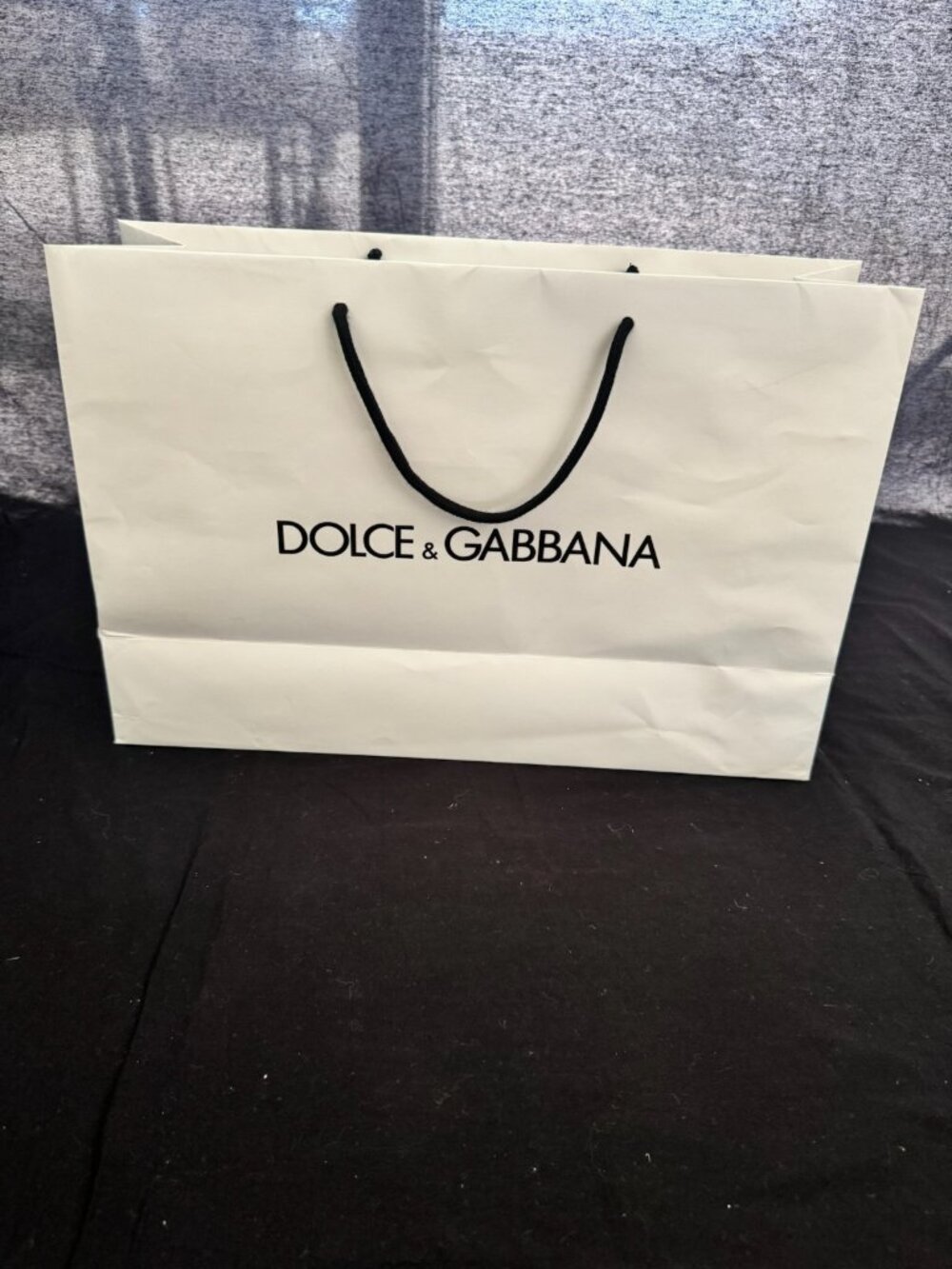 Authentic Dolce & Gabbana Luxury White Paper Shopping Bag Gift Pouch